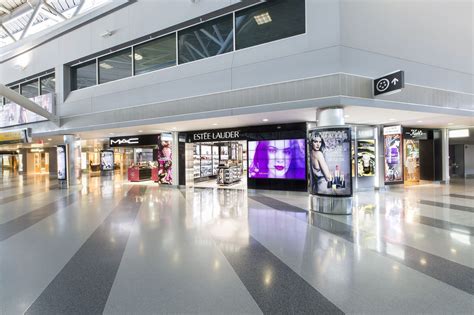 Shops and stores in JFK Airport